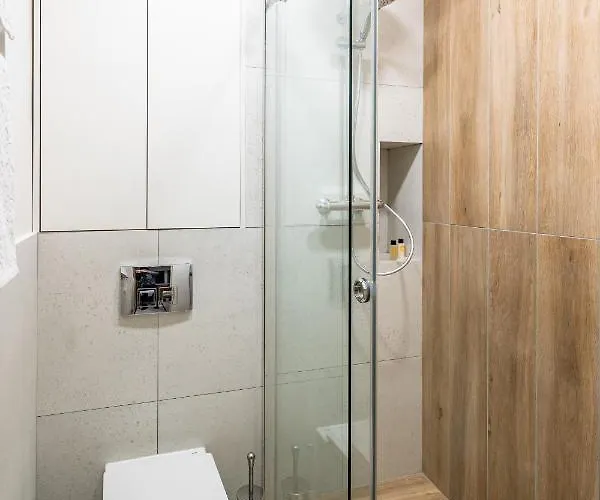 Montenel Apartel לבוב