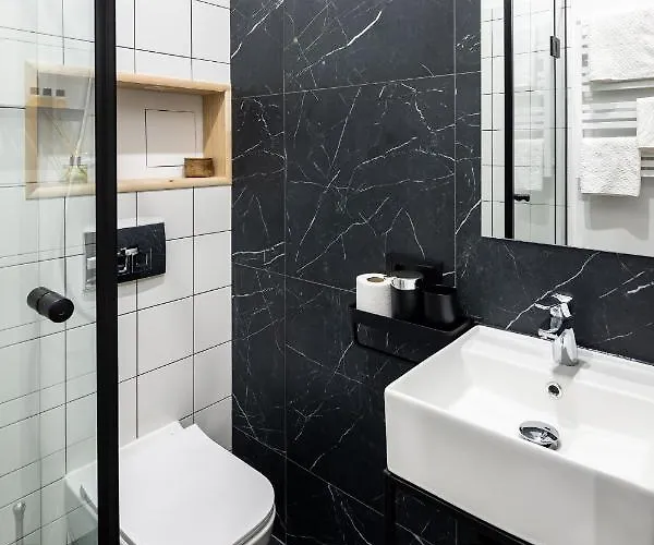 Montenel Apartel מלון דירות לבוב