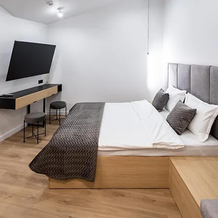 Montenel Apartel מלון דירות