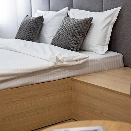 Montenel Apartel 3* לבוב