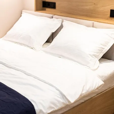 Montenel Apartel מלון דירות לבוב