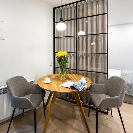 Montenel Apartel מלון דירות לבוב