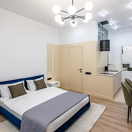 Montenel Apartel 3* Lviv