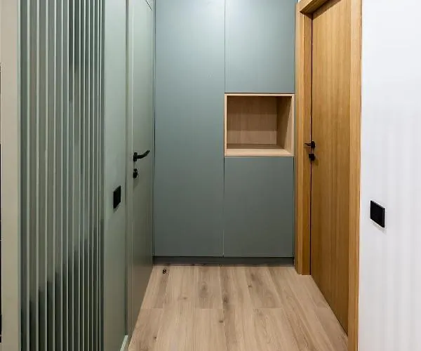 Montenel Apartel 3* Lwów