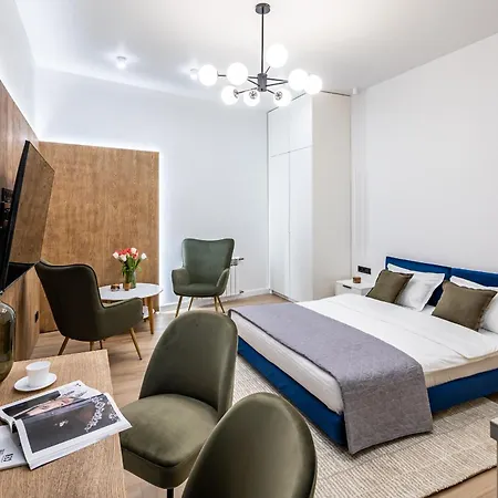 Montenel Apartel 3* Lviv