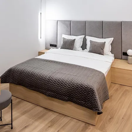 Montenel Apartel 3* Lviv