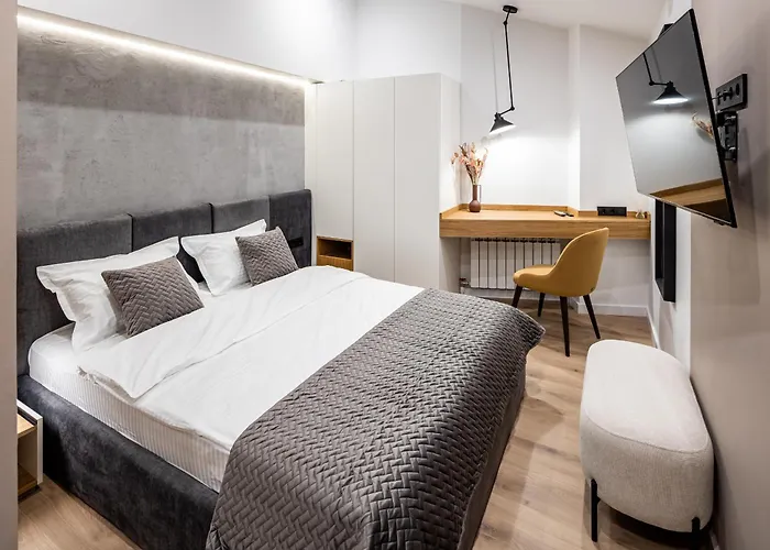 Montenel Apartel Apart Otel Lviv